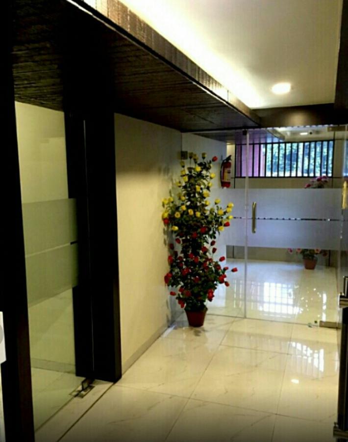 Hotel Crystal Vadodara Exterior foto
